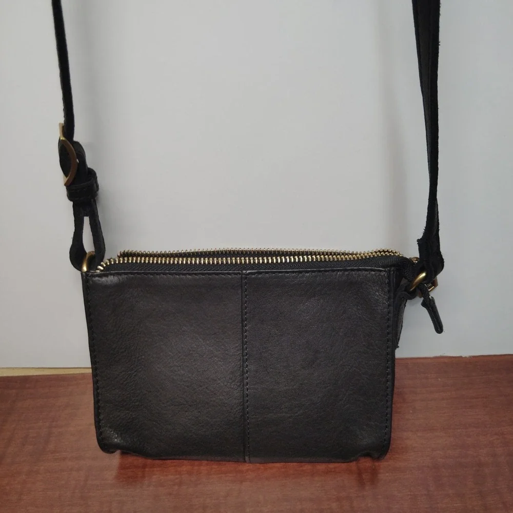 Margot Aiden Wallet On The String Black Leather Crossbody Phone Card Holder